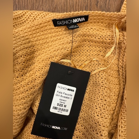 Fashion Nova Sweater NWT Size Medium - Picture 3 of 3